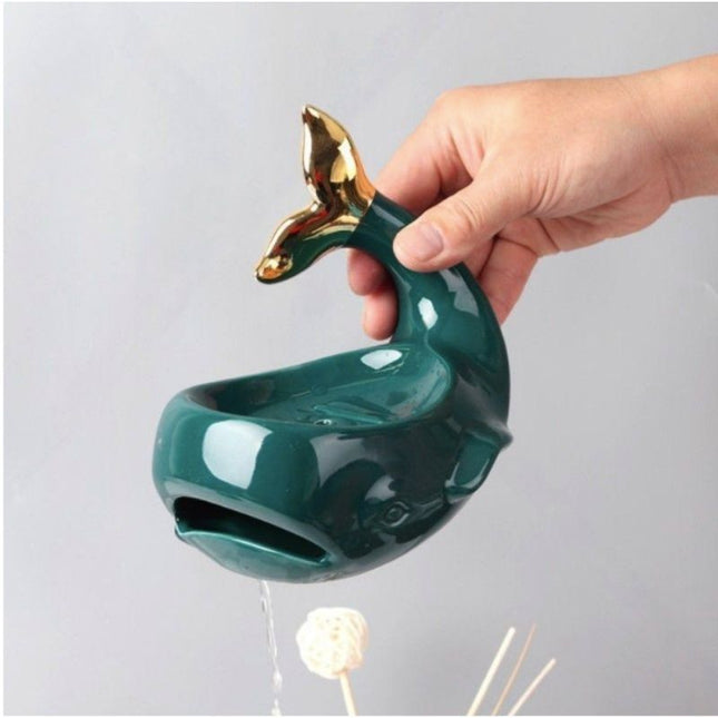 Jabonera de cerámica con forma ballena