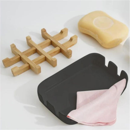 Jabonera rectangular negra con base bambú